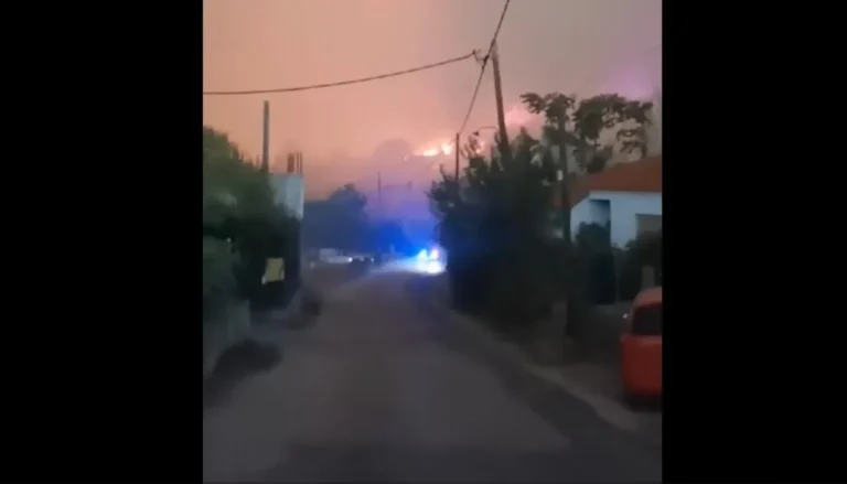 Αλεξανδρούπολη: Στις φλόγες το χωριό Άβαντας – Συγκλονιστικές εικόνες