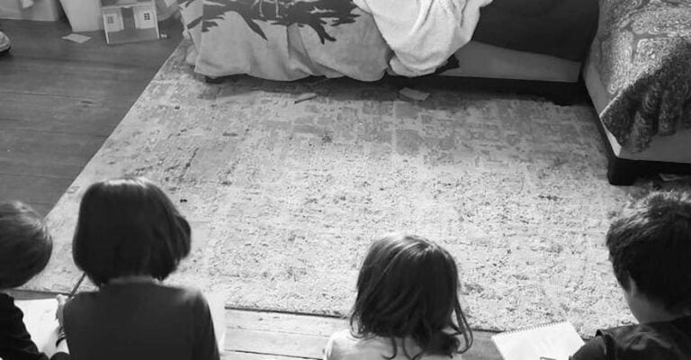 Παντρεύτηκα τη γυναίκα μου ενώ έχει 4 παιδιά από τον πρώτο της γάμο. Νιώθω τυχερός! – Η ιστορία του Κώστα