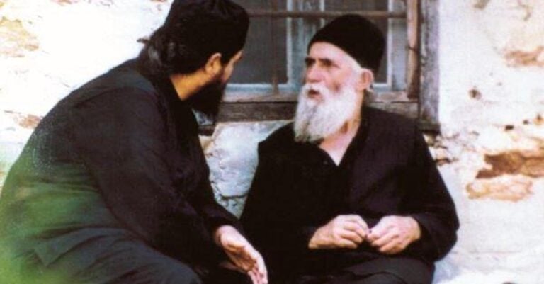 Άγιος Παΐσιος: «Ο Θεός παρακολουθεί τον αγώνα μας»