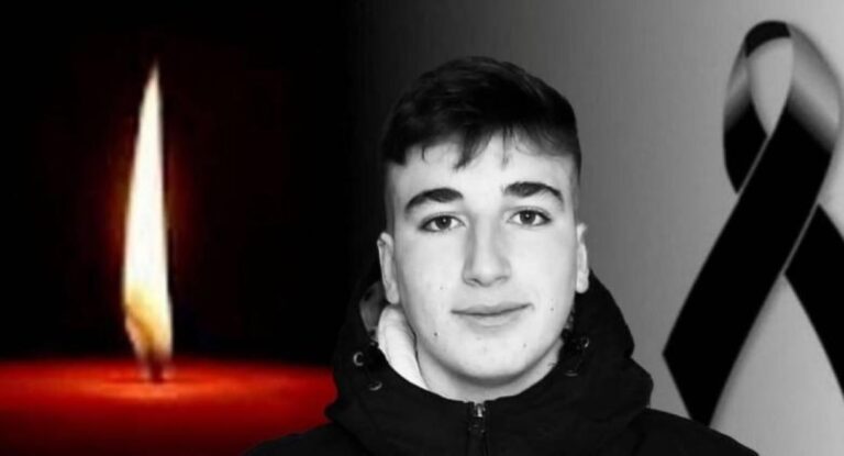 Ανήμερα της Παναγίας, της ονομαστικής του εορτής και στα λευκά το τελευταίο «αντίο» στον 17χρονο Μάριο