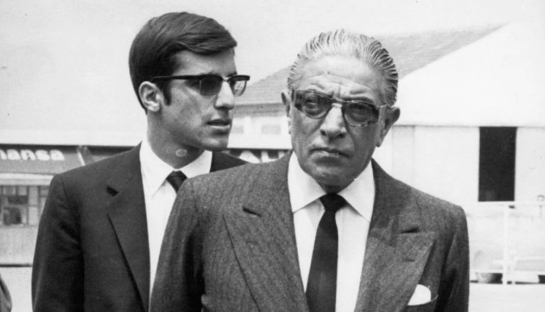 Αποκάλυψη-σoκ για Αριστοτέλη Ωνάση – «Έφταıγε η τσıγκουνıά του» – Δεν θα είχε πεθάνεı ο γιος του Αλέξανδρος