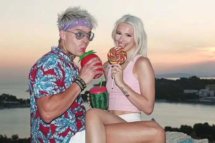 barbie porn2807 kentriki 696x464 1