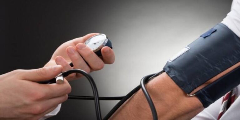 Έχετε υπέρταση; Τι πρέπει να πίνετε για να αποφύγετε το εγκεφαλικό;