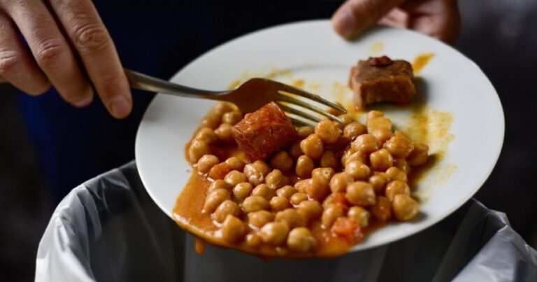 Ξαναζεσταμένο φαγητό: 9 τροφές που πρέπει να αποφεύγετε να τρώτε την επόμενη μέρα – Ποιοι κίνδυνοι υπάρχουν