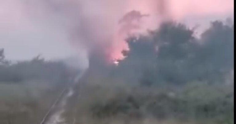 Αδιανόητη καταγγελία: Έστειλαν μέσα στη φωτιά τρένο στον Έβρο για να μαζέψει βαγόνια – βυτία του στρατού