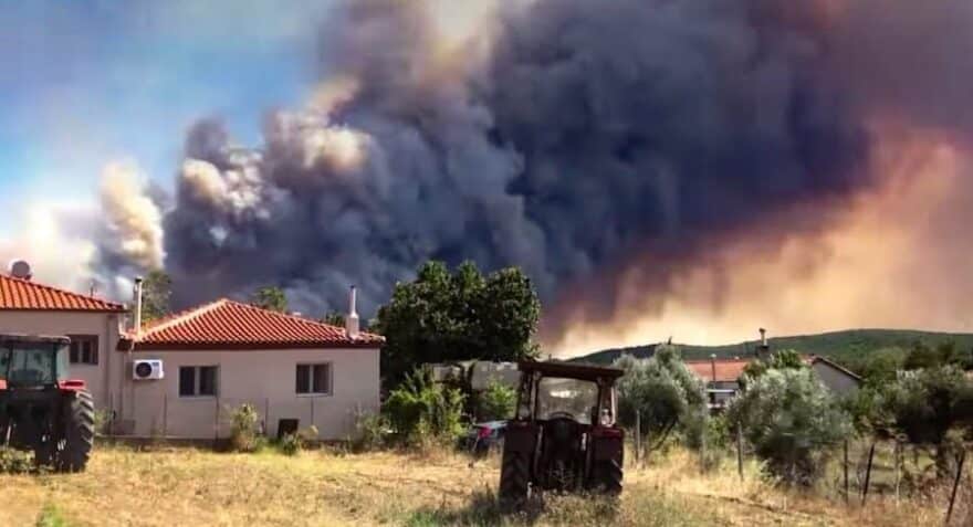 Φωτιά στην Αλεξανδρούπολη: Εκκένωση οκτώ οικισμών με μήνυμα από το 112 - Κάηκαν σπίτια και αυτοκίνητα 6 foties__2_