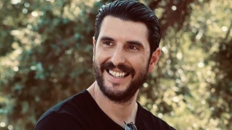 Αγκαλιασμένοι σε πισίνα με θέα βουνό και θάλασσα – Full in love ο Γεροντιδάκης με την κούκλα σύντροφό του