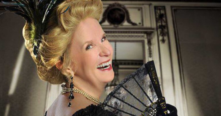 Η πεθερά μου φορούσε μαύρα και μοίραζε κόλλυβα στον γάμο μου με το γιο της