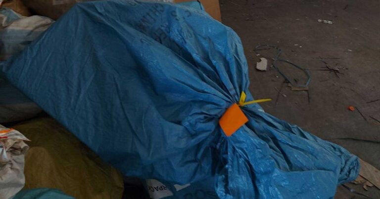 Η πρώην σύζυγος, μου έστειλε περıττώματα με βελóνες. Από τότε δεν μπορώ να κάνω σχέση