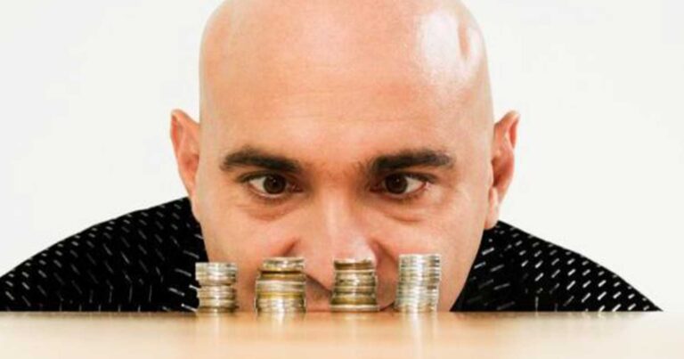 Η τσιγκουνιά του κινδυνεύει να καταστρέψει τον γάμο μας