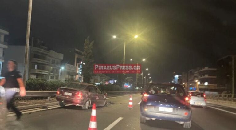 Σοβαρό τροχαίο στην λεωφόρο Κηφισού: Αυτοκίνητο με δύο επιβαίνοντες έγινε σμπαράλια – Κομματιάστηκε ο προφυλακτήρας και σκορπίστηκε στο οδόστρωμα
