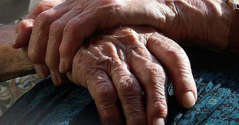 Καληνύχτα παιδί μου. Μακάρι να γυρίζανε τα χρόνια πίσω λεβεντάκο μου – Η θρυλική ιστορία της κυρα Σούλας