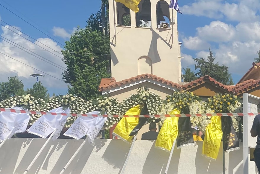 Δάκρυσε και η Παναγία: Θρήνος στην κηδεία του αδικοχαμένου Μιχάλη 7 khdeia2_2
