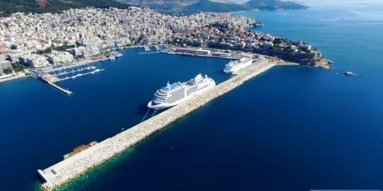 Καβάλα: Εξτρεμιστής Βούλγαρος κατέβασε την ελληνική σημαία και ανέβασε βουλγαρική -«Αυτές οι περιοχές μας ανήκουν»