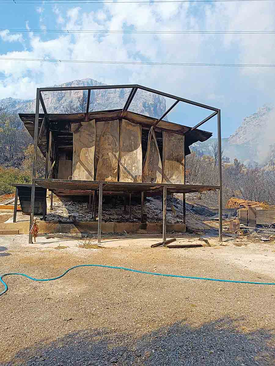 Σπύρος Μπρέμπος: Κάηκε ολοσχερώς το σπίτι του «βασιλιά των πανηγυριών» mprempos25082