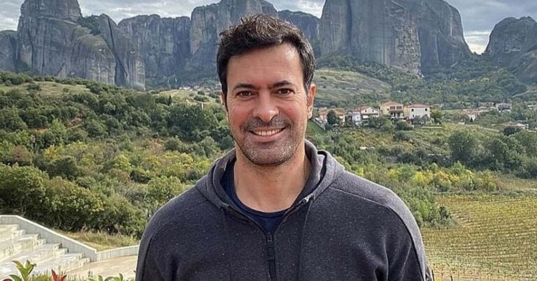 Νίκος Παπαδάκης: «Μιλάω με τους Αγίους, έχω μια οικειότητα μαζί τους»