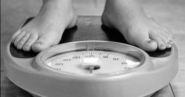 Ο άντρας μου, με προσβάλλει για τα κιλά μου. Έφτασε να μου το πει και πάνω στο σ#ξ! Τί να κάνω, να χωρίσω;