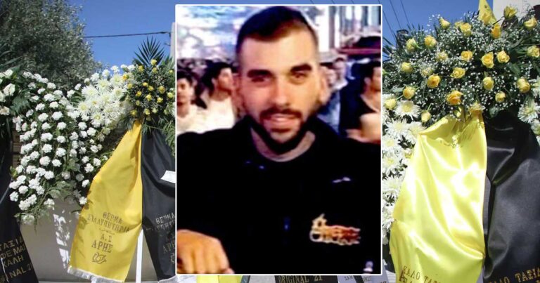Όλοι παρατήρησαν τα λόγια και ξέσπασαν σε κλάματα: Το στεφάνι στην κηδεία του Μιχάλη που ράγισε καρδιές