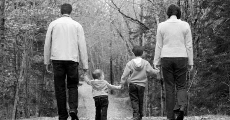 Παντρεύτηκα τον άντρα της αδερφής μου που πέθaνε και έχουμε μια υπέροχη οικογένεια