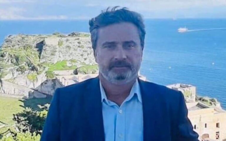 Ζάκυνθος: Αντιδήμαρχος έσωσε από πνιγμό δύο ανήλικα αδέλφια – «Όλοι νόμιζαν ότι έπαιζαν στην θάλασσα»