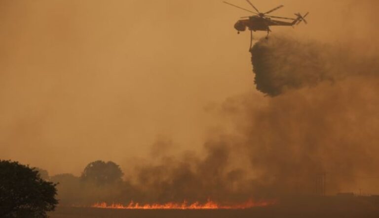 Σε πύρινο κλοιό η χώρα, απανωτές φωτιές σε πολλές περιοχές – Εντολές για εκκενώσεις