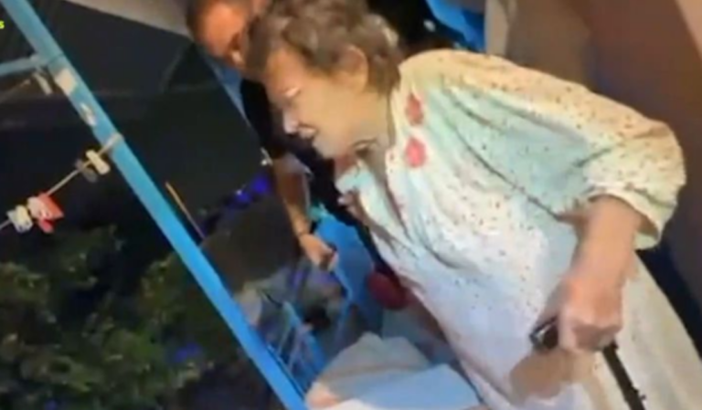 Φωτιά στην Πάρνηθα – Συγκινητικό βίντεο με τη διάσωση ηλικιωμένης από την ΕΛ.ΑΣ στην Πάρνηθα