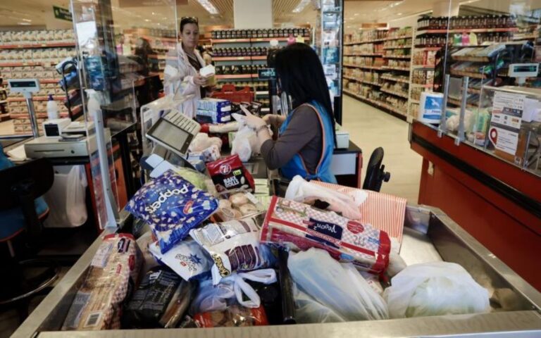 Ανοίγει η πλατφόρμα του Market Pass – Ποιοι οι νέοι δικαιούχοι για επιδότηση