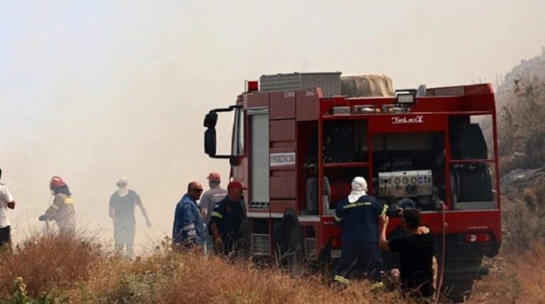 Συνελήφθη επ’ αυτoφώρο εμπρηστής με μπιτόνια βενζίνης στoν Άγιο Στέφανo