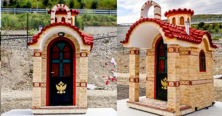 Tο εικονοστάσι που φτιάχτηκε στο σημείο του σιδηροδρομικού δυστυχήματος στα Τέμπη