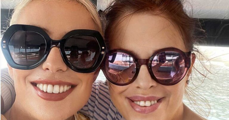 Ελένη Ράντου – Μαρία Μπακοδήμου: Ποζάρουν φορώντας το μαγιό τους στη Ζανζιβάρη