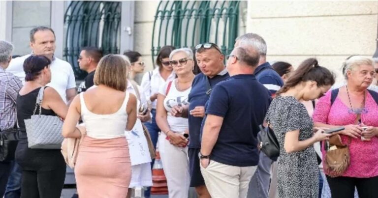 «Φέρτε πίσω τα παιδιά μας« φώναξαν οι γονείς των προφυλακισμένων Κροατών