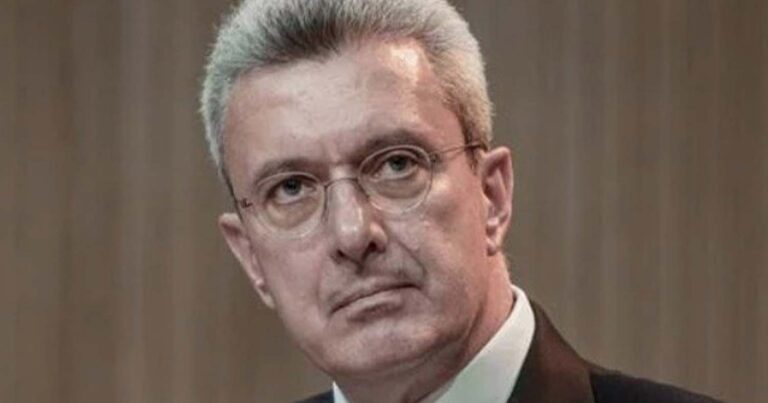 «Δεν είσαι εδώ να σου μιλήσω…»: Το συγκλονιστικό μήνυμα του Νίκου Χατζηνικολάου που έγινε viral