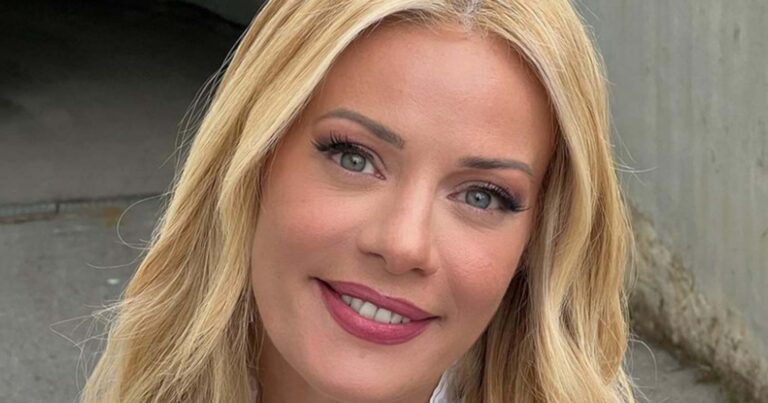 Μηδέν μακιγιάζ, μηδέν photoshop: Η Ζέτα Μακρυπούλια έδειξε τι θα πει «φυσική ομορφιά» με 5 μόλις καρέ