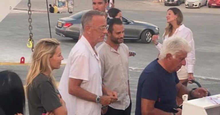 Τομ Χανκς: Στην ουρά για το πλοίο της γραμμής από Πούντα για Αντίπαρο