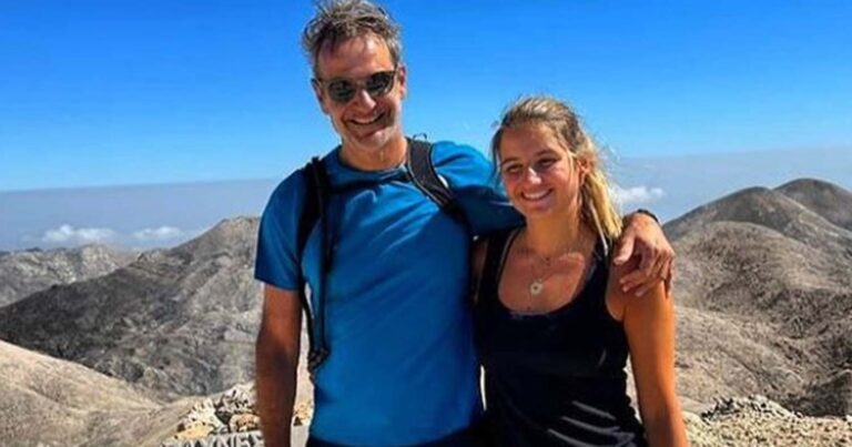 Λευκά Όρη: Στα 2.453 μέτρα ο πρωθυπουργός μαζί την κόρη του Δάφνη