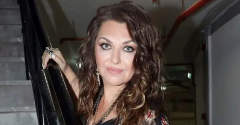 Καίτη Γαρμπή: «Συνεχίζω με όλη μου την αγάπη να στηρίζω την ομοφυλοφιλiα, έχω σημαία μου το σύνθημά τους»