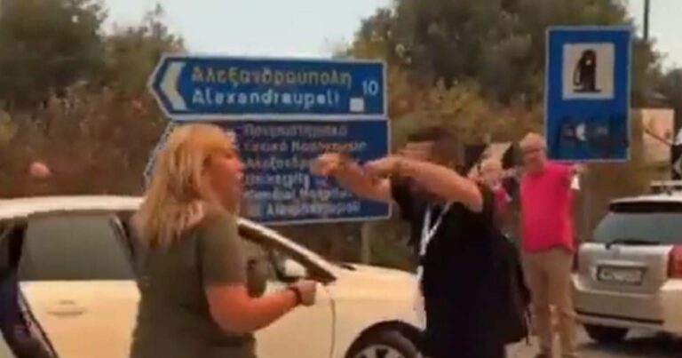 «Γ@#@# το σύμπαν και εσείς λέτε για λ@θρομετανάστες»: Τοπικό κανάλι «ορμά» σε ρεπόρτερ της Αθήνας