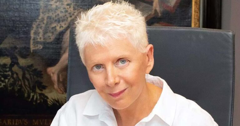 Η Έλενα Ακρίτα δημοσίευσε το βουλευτικό μισθό της