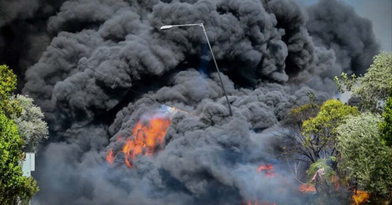 Πώς θα προστατευτείτε από τον καπνό: Η ρύθμιση που πρέπει να κάνετε στο κλιματιστικό, ποιες μάσκες είναι κατάλληλες