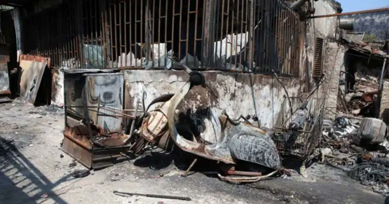 Με αυτοσχέδια φλογοβόλα, 19 αναπτήρες και 2 σπρέι οι συλληφθέντες στο Μενίδι