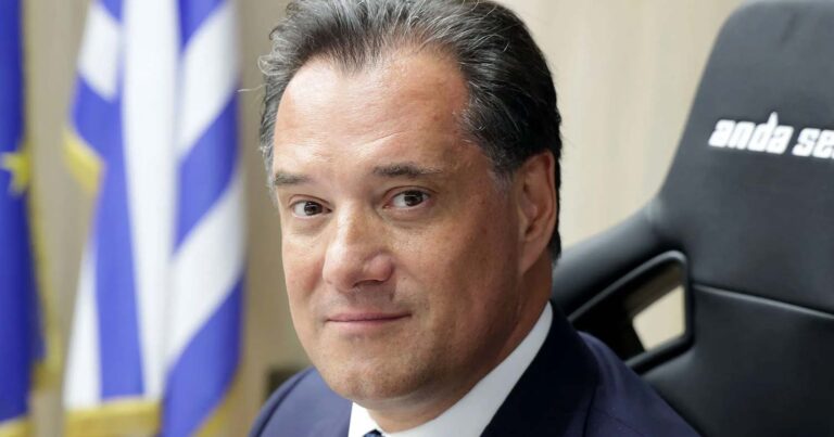 Άδωνις για τα «τσιπάκια» στις νέες ταυτότητες: «Στο παρελθόν έλεγα και εγώ τέτοια, αλλά έχω εξελιχθεί»