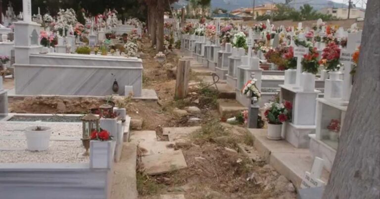 Αδιανόητο: Μπήκε σε νεκροταφείο και άρχισε να κλέβει αντικείμενα από τα μνήματα