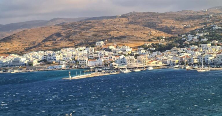 Κλειστά τα καταστήματα στην Τήνο σε ένδειξη πένθους για την απώλεια του 3χρονου Ιωάννη