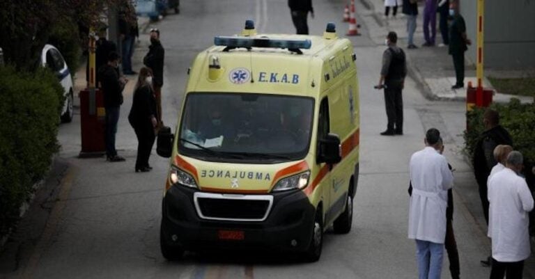 Καμένα Βούρλα: 4χρονο αγόρι πνiγηκε από κομμάτι σουβλάκι  –  Αίσιο τέλος μετά την διακομιδή του στο Κέντρο Υγείας