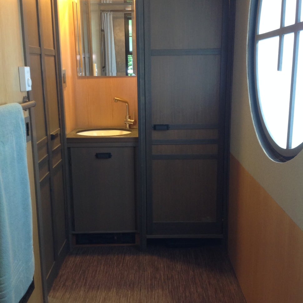 to pio polyteles mikroskopiko spiti me tzakoyzi yperdiplo krevati kai ilektriko tzaki 6 970x970 1