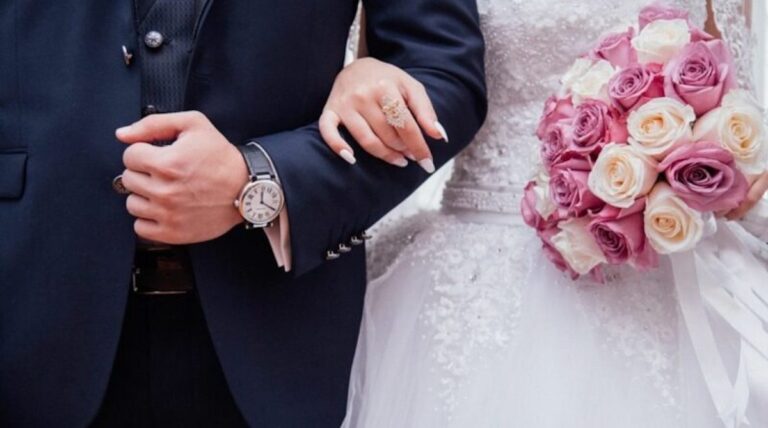 Η αγγελία που έγινε viral στη Λάρισα: Επιχειρηματίας αναζητά κοπέλα «ανεμβολίαστη, αδύνατη, ορθόδοξη»