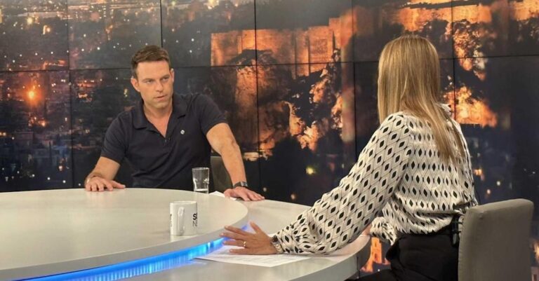 Στέφανος Κασσελάκης: «Βεβαίως και είμαι Αριστερός – Θα πάω σύντομα φαντάρος»