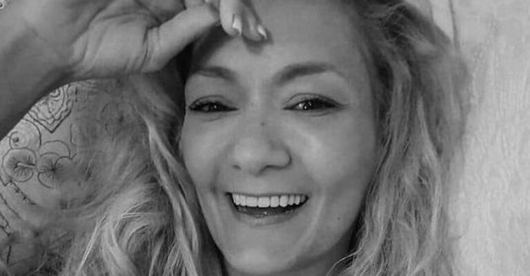 «Λίγο νωρίς δεν πήγες να βρεις τον αδερφό σου;» – Αποχαιρετούν τη 40χρονη νοσηλεύτρια