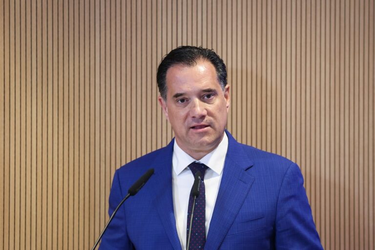 «Βόμβα» των New York Times για σκάνδαλο διαφθοράς με πρωταγωνιστή τον Άδωνι Γεωργιάδη