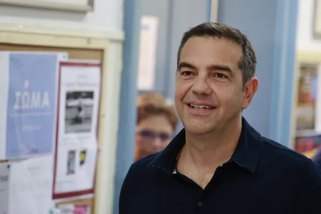 Γύρισε από Καλιφόρνια ανανεωμένος ο Τσίπρας και ψήφισε - Η αινιγματική απάντηση για τον ποιον «επέλεξε» για διάδοχό του 2 Αλέξης Τσίπρας στις εκλογές ΣΥΡΙΖΑ